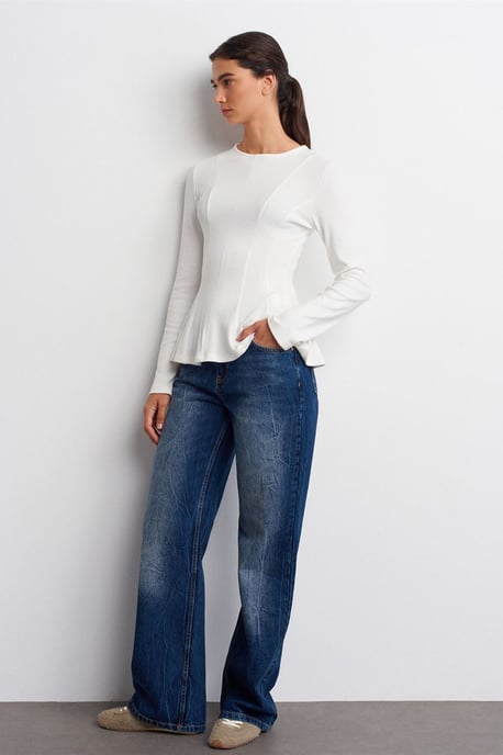 Taillierte strukturierte Strick-Peplum-Bluse - Image 5