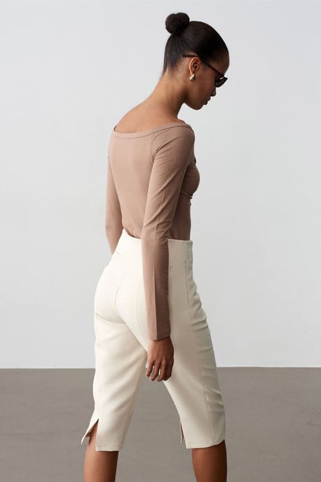 Slim-Fit Boot-Ausschnitt Body Bluse - Image 2