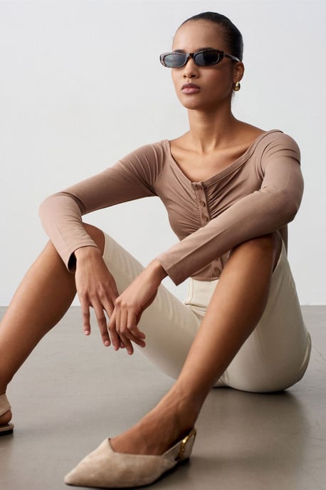 Slim-Fit Boot-Ausschnitt Body Bluse - Image 4
