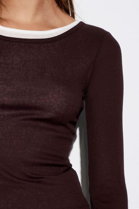 Slim Fit Baumwollshirt mit Rundhalsausschnitt - Image 4