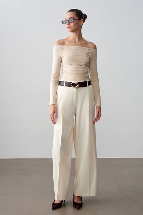 Schulterfreie Slim Fit Strickbluse - Image 5
