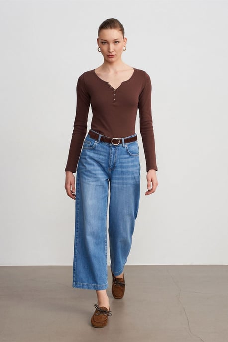Slim Fit Baumwoll-Bluse mit langen Ärmeln und Knopfleiste - Image 4