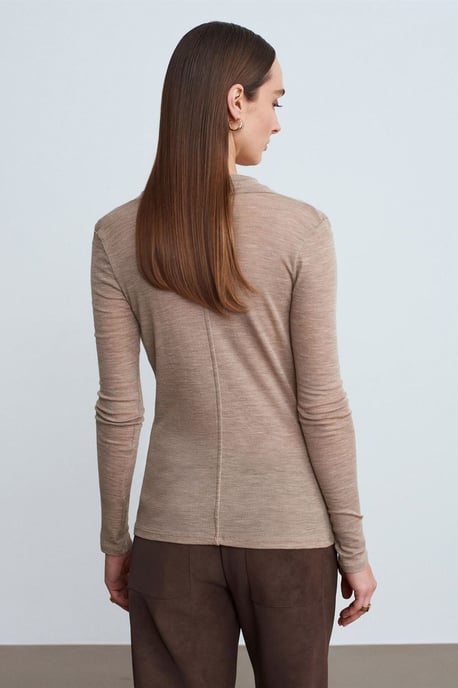 Schlanke Wollbluse mit Cowl-Neck - Image 2