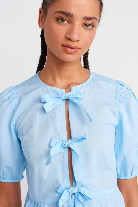Damen Cropped Bluse mit Schleifendetail - Image 3