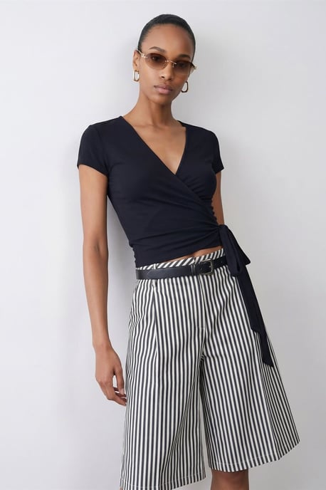 Crop-Wrap-Bluse mit Bindegürtel - Image 4