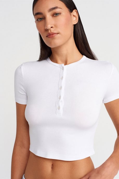 Slim Fit Kurzbluse mit Knöpfen - Image 2