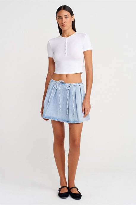Slim Fit Kurzbluse mit Knöpfen - Image 4