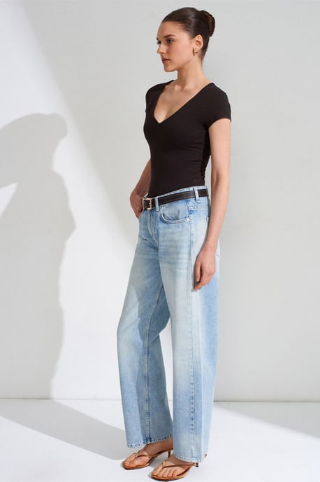 Schmale Passform V-Ausschnitt Strickbluse - Image 4