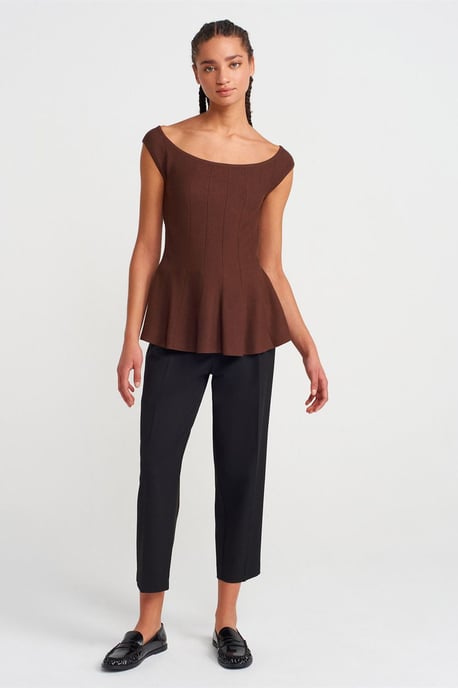 Figurbetonte gerippte Peplum-Bluse - Image 4