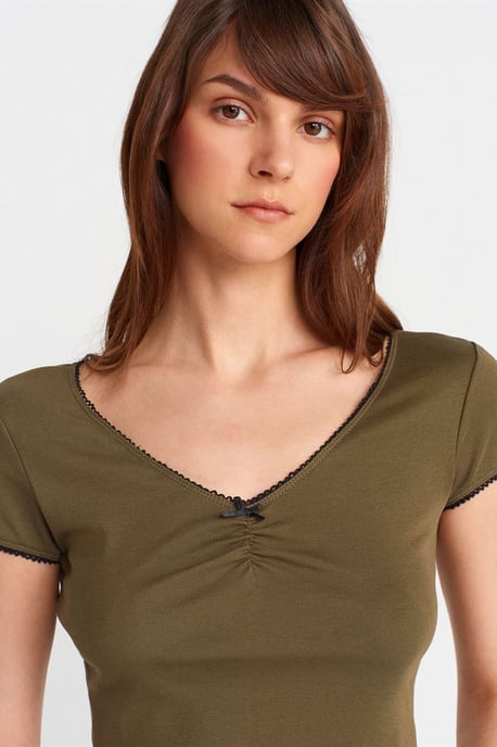 Damen Baumwoll-Crop-Bluse mit Rüschensaum - Image 3