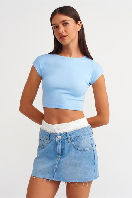 Schmal geschnittene Crop-Jersey-Bluse - Image 4