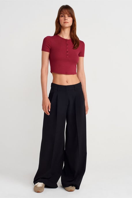 Slim Fit Kurzbluse mit Knöpfen - Image 4