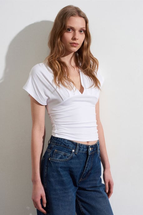 Schlanke Passform V-Ausschnitt Bluse mit Krawatten Detail - Image 3