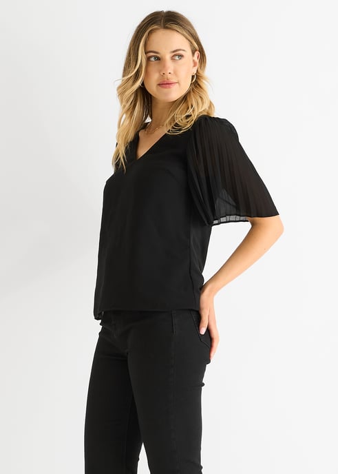 Schwarzes Oberteil mit Chiffon-Plisseeärmeln und V-Ausschnitt - Image 3