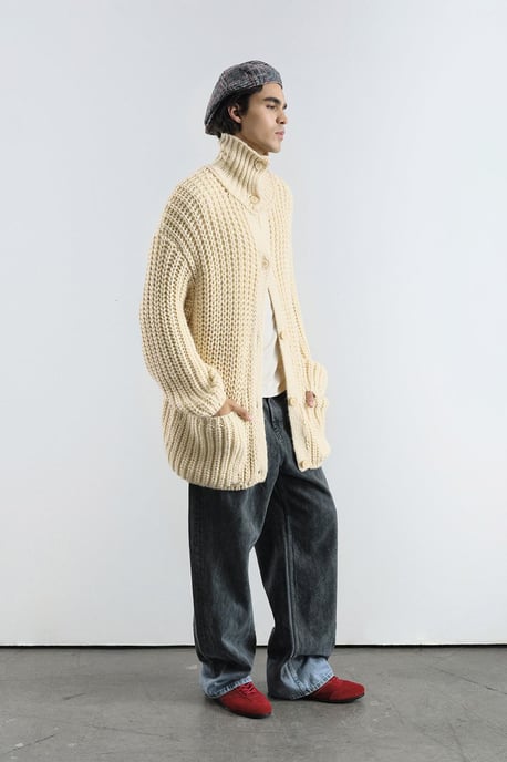 Übergroßer Ripp-Strickpullover mit Knopfverschluss - Image 1