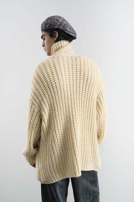 Übergroßer Ripp-Strickpullover mit Knopfverschluss - Image 4