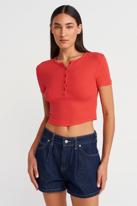 Slim Fit Kurzbluse mit Knöpfen - Image 1