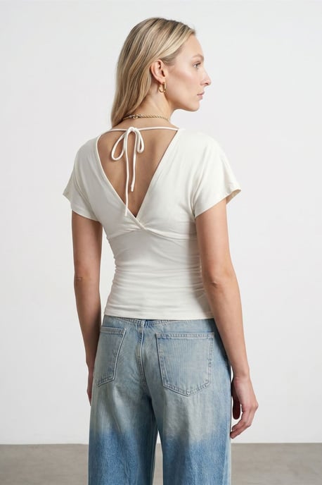 Schlanke Passform V-Ausschnitt Bluse mit Krawatten Detail - Image 3