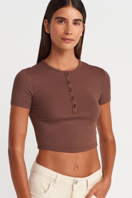 Slim Fit Kurzbluse mit Knöpfen - Image 3