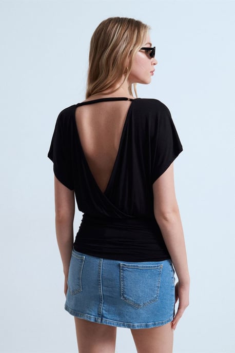 Dilvin Modal-Mix Bluse mit Cut-out am Rundhalsausschnitt, feminine Passform - Schwarz - Image 2