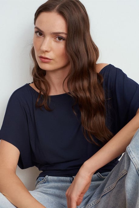 Damen Modal-Mix Cut-out Rundhalsbluse - Image 4