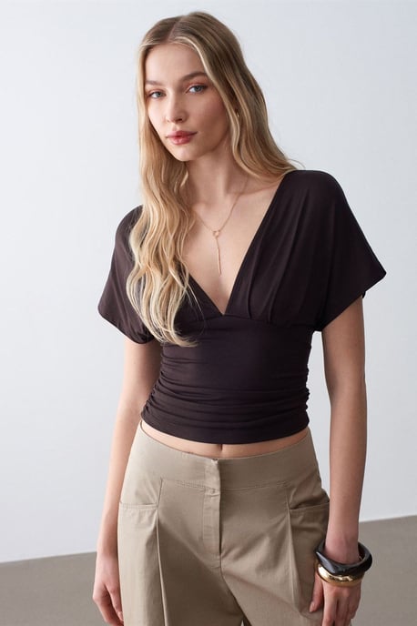 Schlanke Passform V-Ausschnitt Bluse mit Krawatten Detail - Image 3