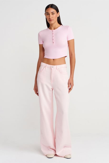 Slim Fit Kurzbluse mit Knöpfen - Image 4