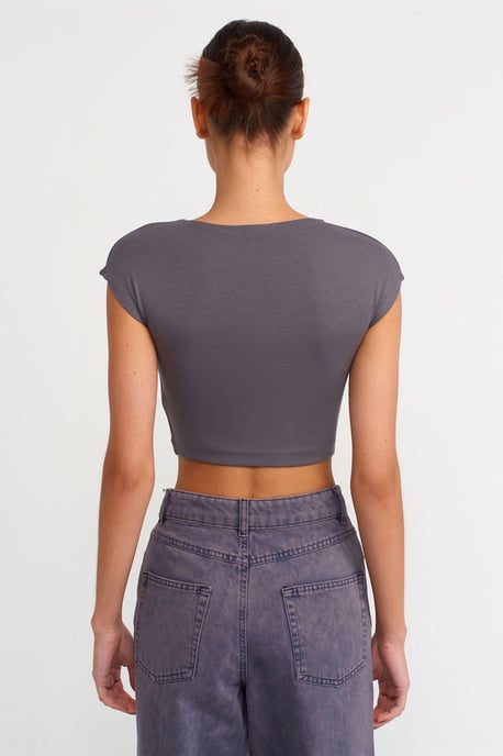 Schmal geschnittene Crop-Jersey-Bluse - Image 2