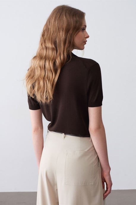 Damenbluse mit Polokragen und Knöpfen - Image 2