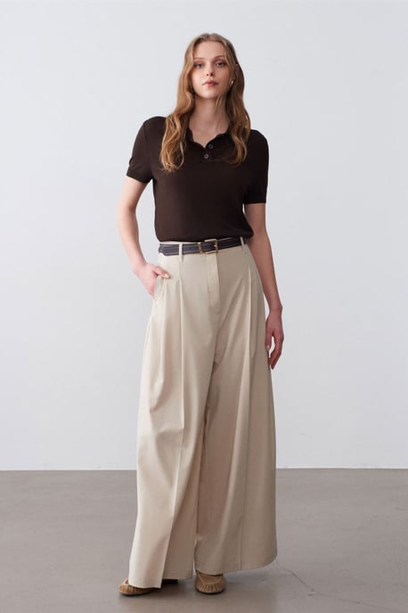 Damenbluse mit Polokragen und Knöpfen - Image 4