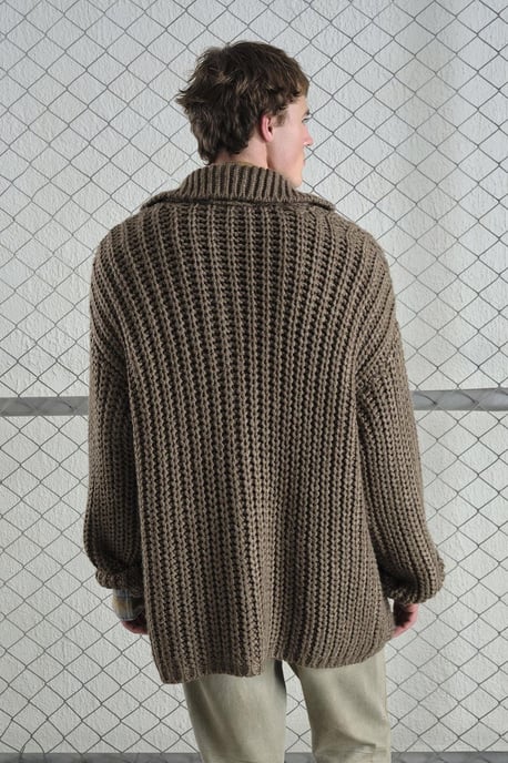 Übergroßer Rippstrick-Cardigan mit Rollkragen und Taschen - Image 3