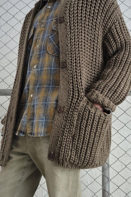 Übergroßer Rippstrick-Cardigan mit Rollkragen und Taschen - Image 6