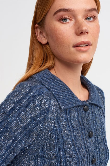 Kurz geschnittener Kabelstrick-Cardigan mit Knöpfen - Image 4