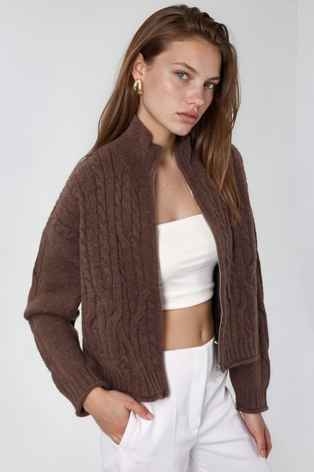 Crop Soft Touch Zip-Up Kabelstrick-Cardigan - Image 4