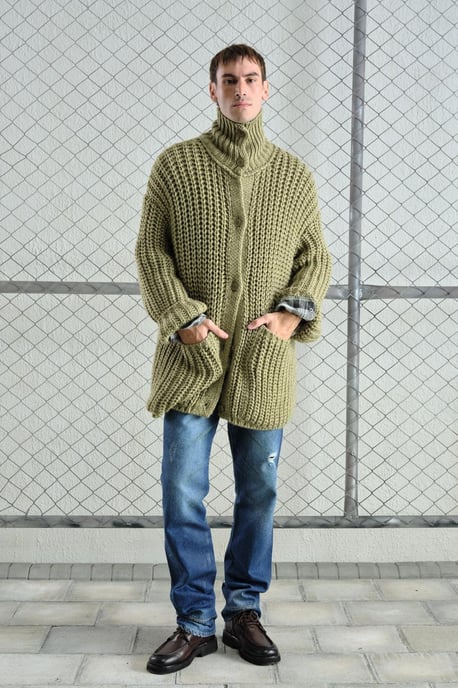 Übergroßer gerippter Strickcardigan mit halbem Rollkragen - Image 1