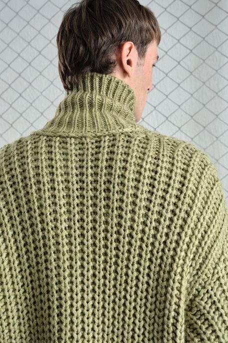 Übergroßer gerippter Strickcardigan mit halbem Rollkragen - Image 4