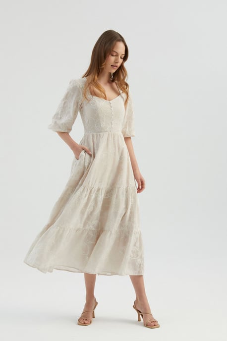 Gesticktes Sweetheart-Ausschnitt, gestuftes Maxikleid mit Puffärmel - Image 3
