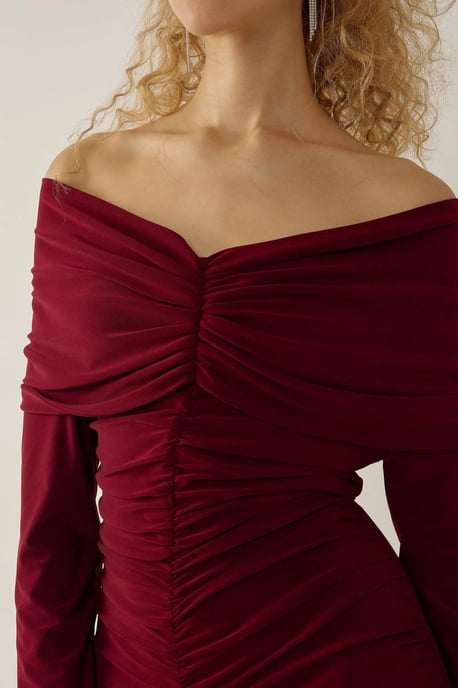 Schulterfreies, drapiertes Bodycon-Maxikleid - Image 3