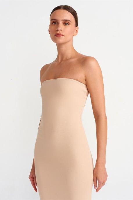 Trägerloses Figurbetontes Midikleid - Image 4