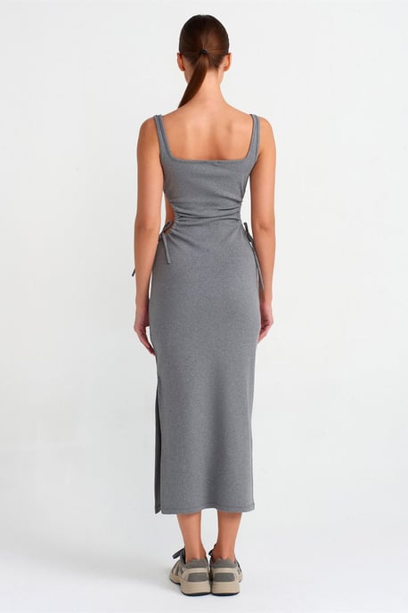 Ärmelloses Bodycon-Midi-Dress mit Cut-Out - Image 2