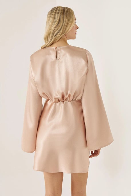 Mini-Satin-Kleid mit Engelärmeln - Image 4