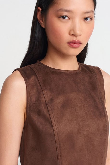 Ärmelloses Kunstleder-Minikleid - Image 4
