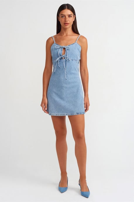 Dilvin Baumwoll-Jeans-Minikleid im A-Linien-Stil mit Cut-out - Hellblau - Image 3