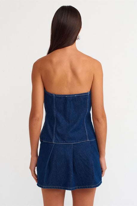 Trägerloses Mini-Denimkleid mit Gürtel - Image 2