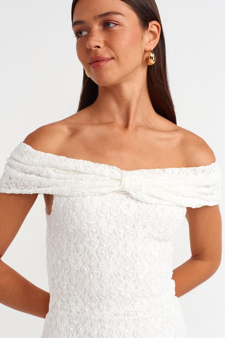 Körperbetontes Mini-Spitzenkleid - Image 4