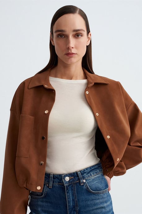 Übergroße Cropped Fausleder Bomberjacke - Image 3