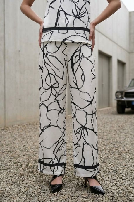 Abstract Satin-Trägerlose Bluse und Hose mit weitem Bein Set - Image 3