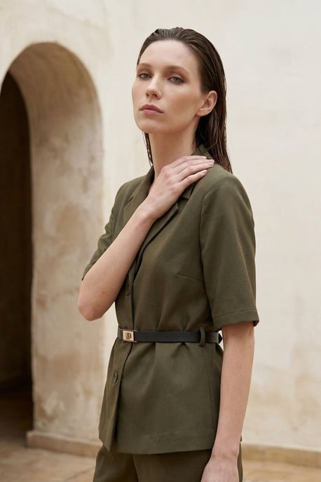 Gürteljacke und weite Hose Set - Image 3