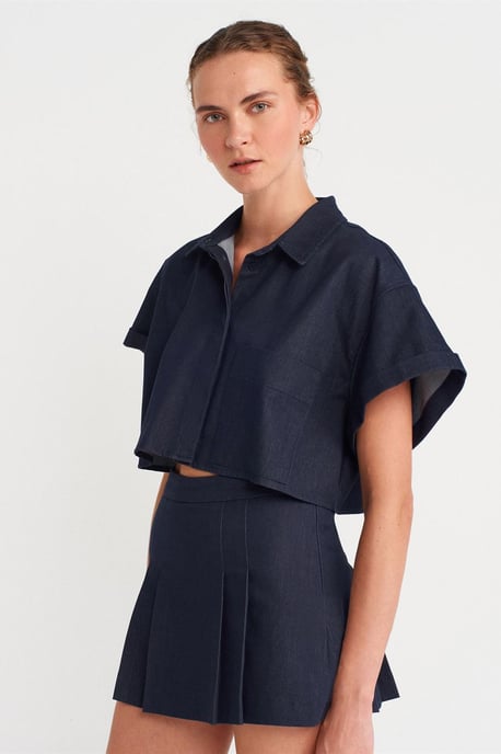 Dilvin Kurz geschnittene Bluse mit strukturierter Knopfleiste - Marineblau - Image 4