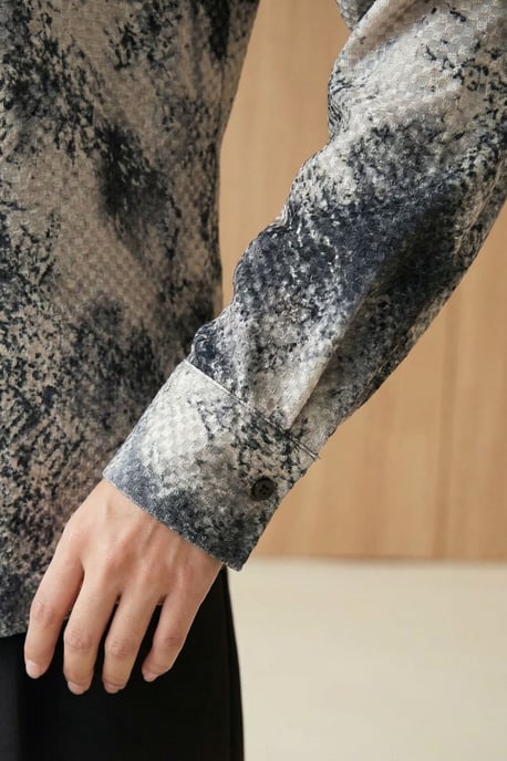 Schlangenprint Satin Woven Hemd - Image 4
